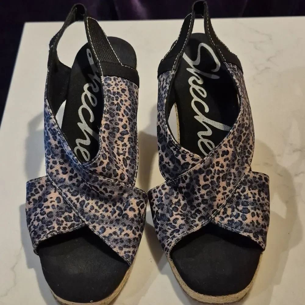 Skechers 6 Animal Print Fabric Rattan Wedges - NWOT